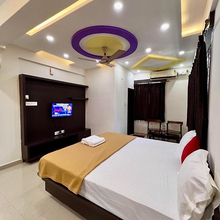 Ratna Sagar Hotel Manipal Bagian luar foto