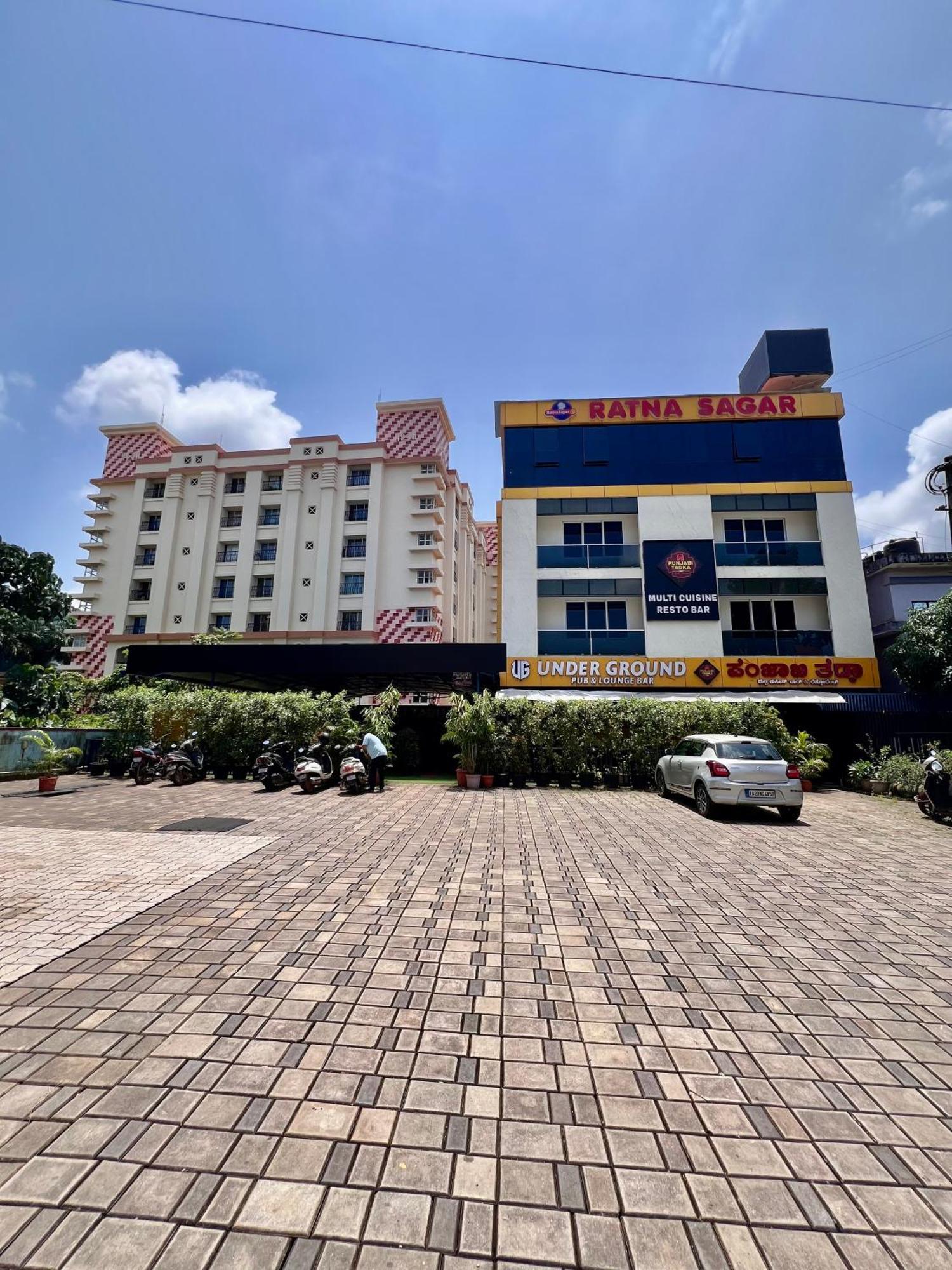 Ratna Sagar Hotel Manipal Bagian luar foto