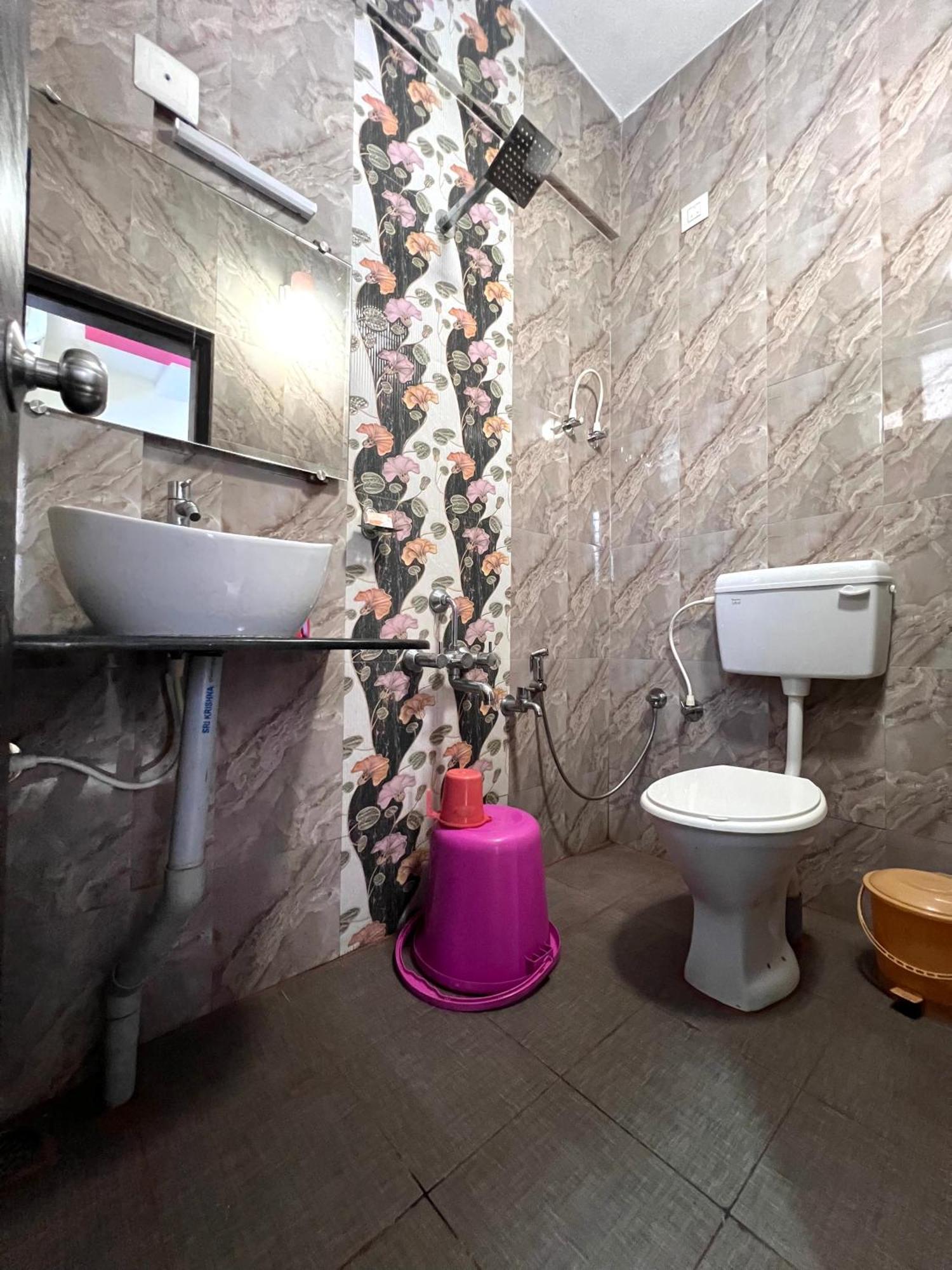 Ratna Sagar Hotel Manipal Bagian luar foto