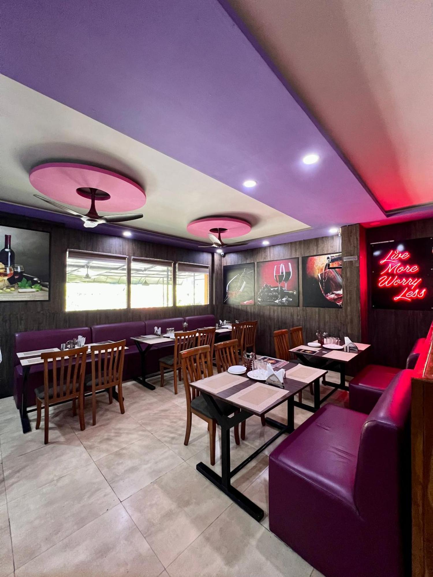 Ratna Sagar Hotel Manipal Bagian luar foto