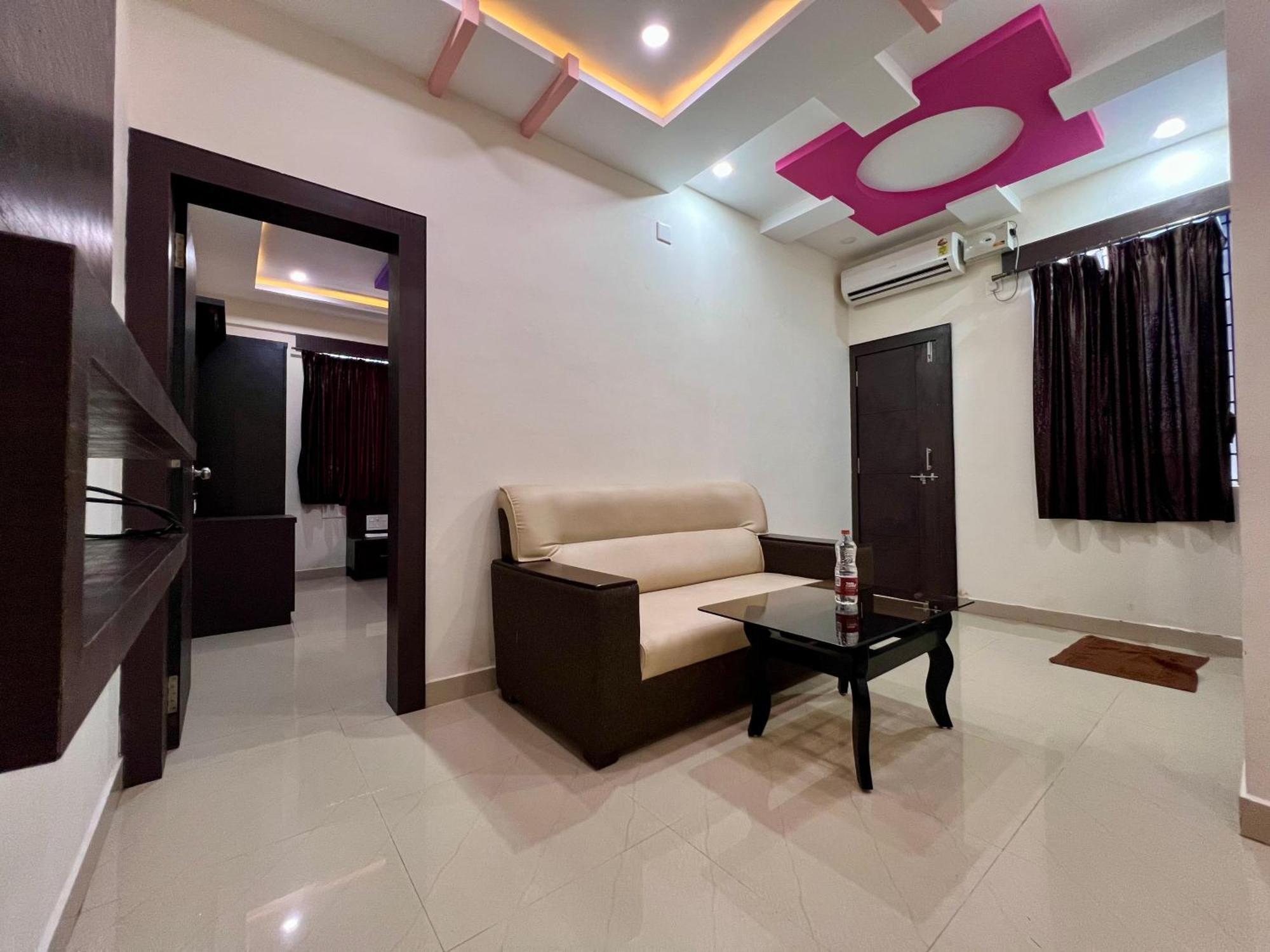Ratna Sagar Hotel Manipal Bagian luar foto