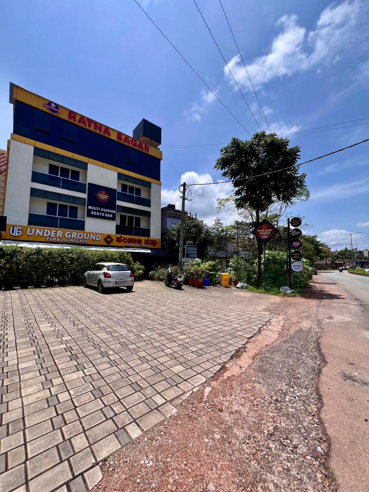 Ratna Sagar Hotel Manipal Bagian luar foto