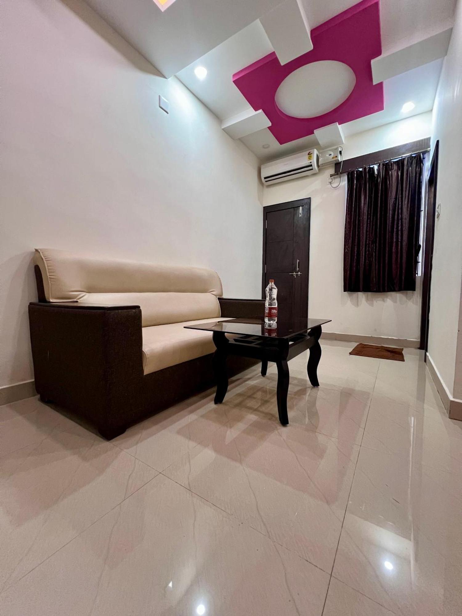 Ratna Sagar Hotel Manipal Bagian luar foto